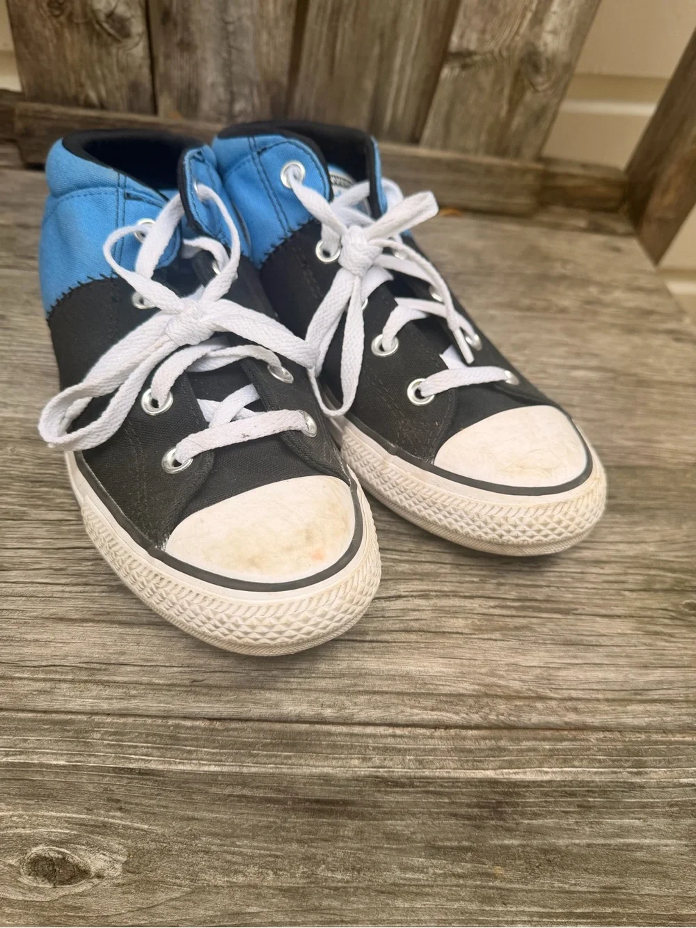Converse Chuck Taylor Kids High-Top Canvas Sneakers in Blue and Black size 6.5